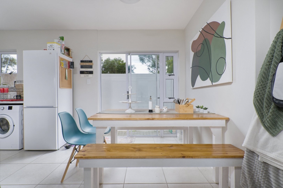 To Let 2 Bedroom Property for Rent in Parsonsvlei Eastern Cape